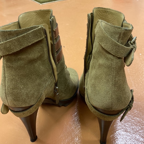 Nine West suede leather army green booties. Size 10 side zipper. Worn few times. - Picture 3 of 8